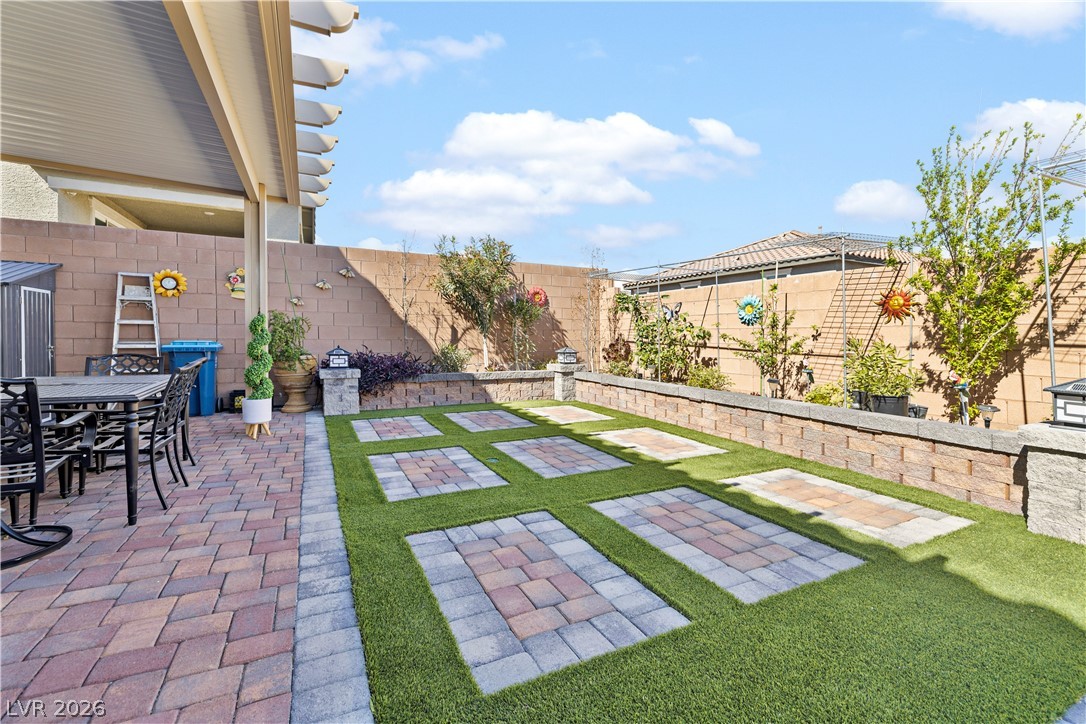 10854 Gentle Crest Avenue