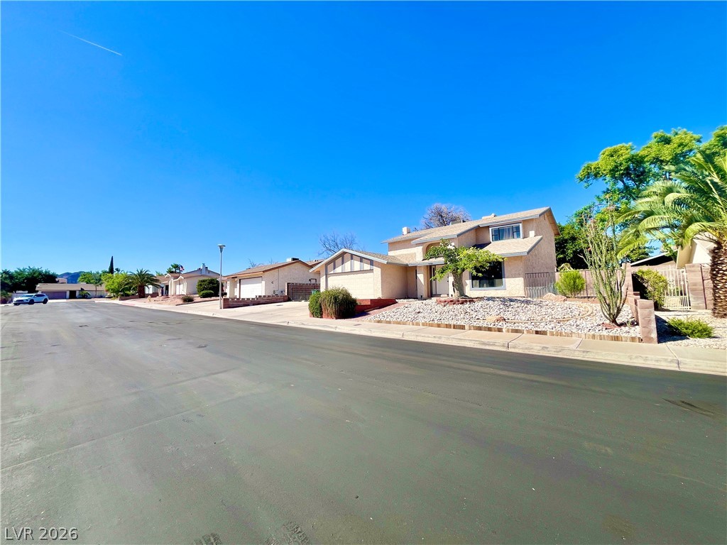 1121 Fuente Way