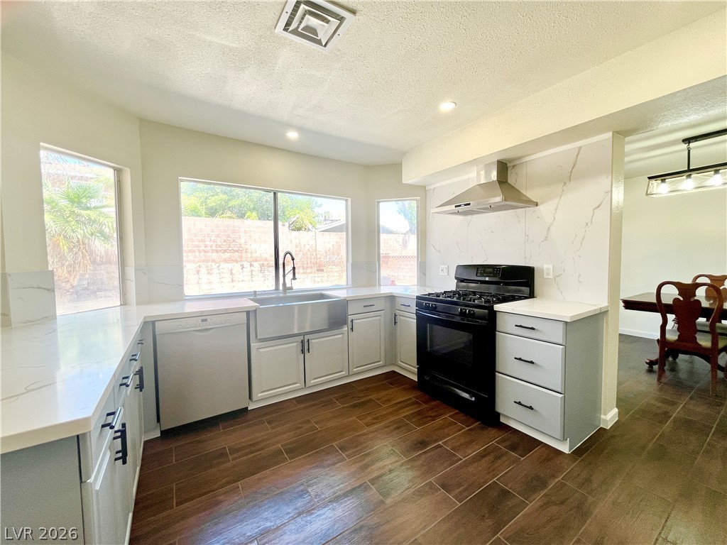 1121 Fuente Way