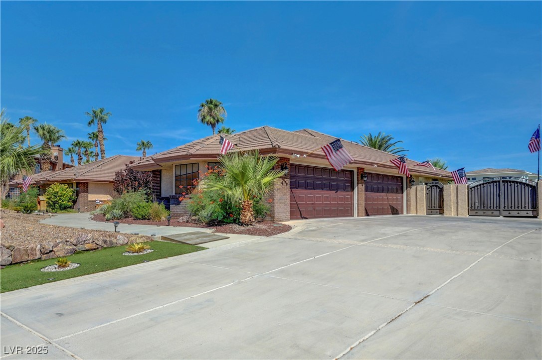 2201 S Monte Cristo Way