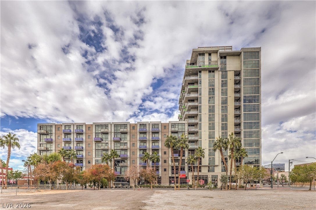 353 E Bonneville Avenue 754