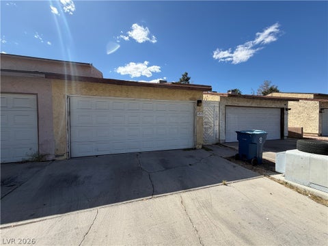 Townhouse For Rent - 1215 Mews Ln<br/> Las Vegas, NV 89101
