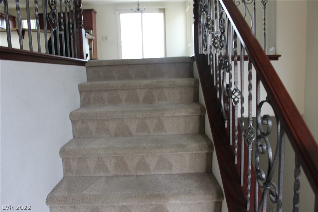 10160 HOLLIS MOUNTAIN Avenue