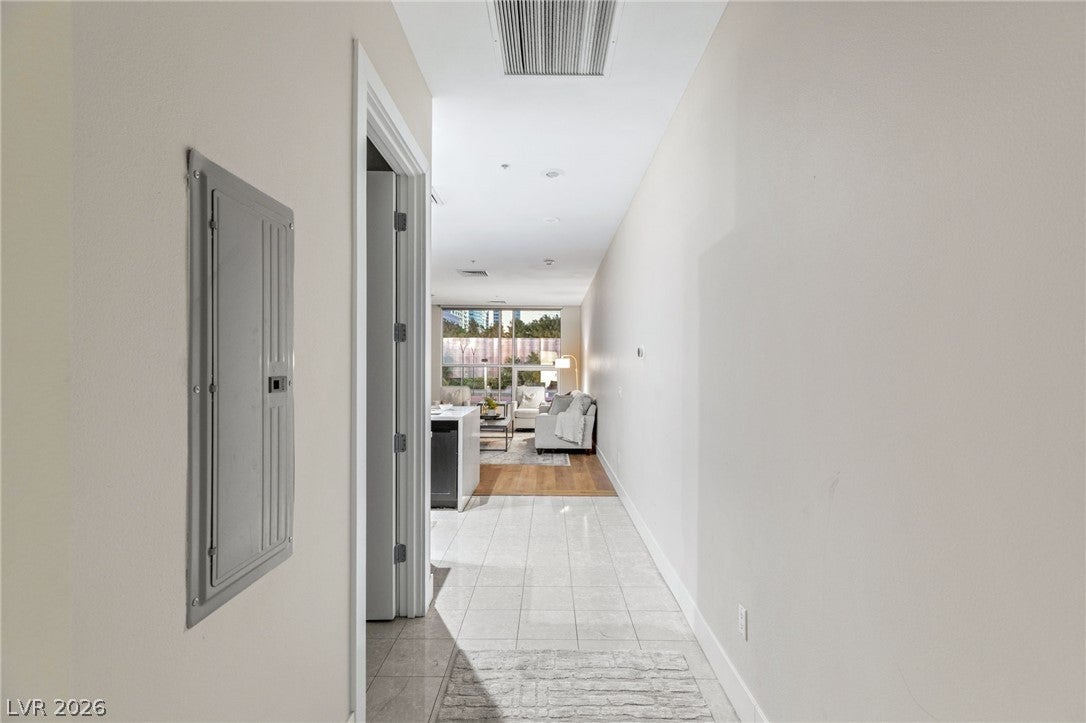 4585 Dean Martin Drive 204