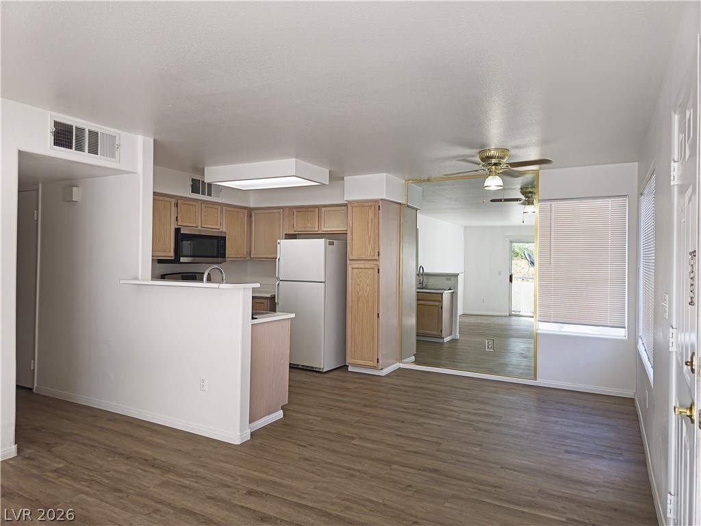 3425 E Russell Road 265