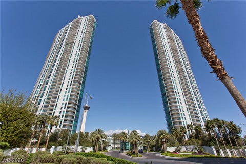Photo of 322 Karen Avenue #1405, Las Vegas, NV 89109 (MLS # 2806826)