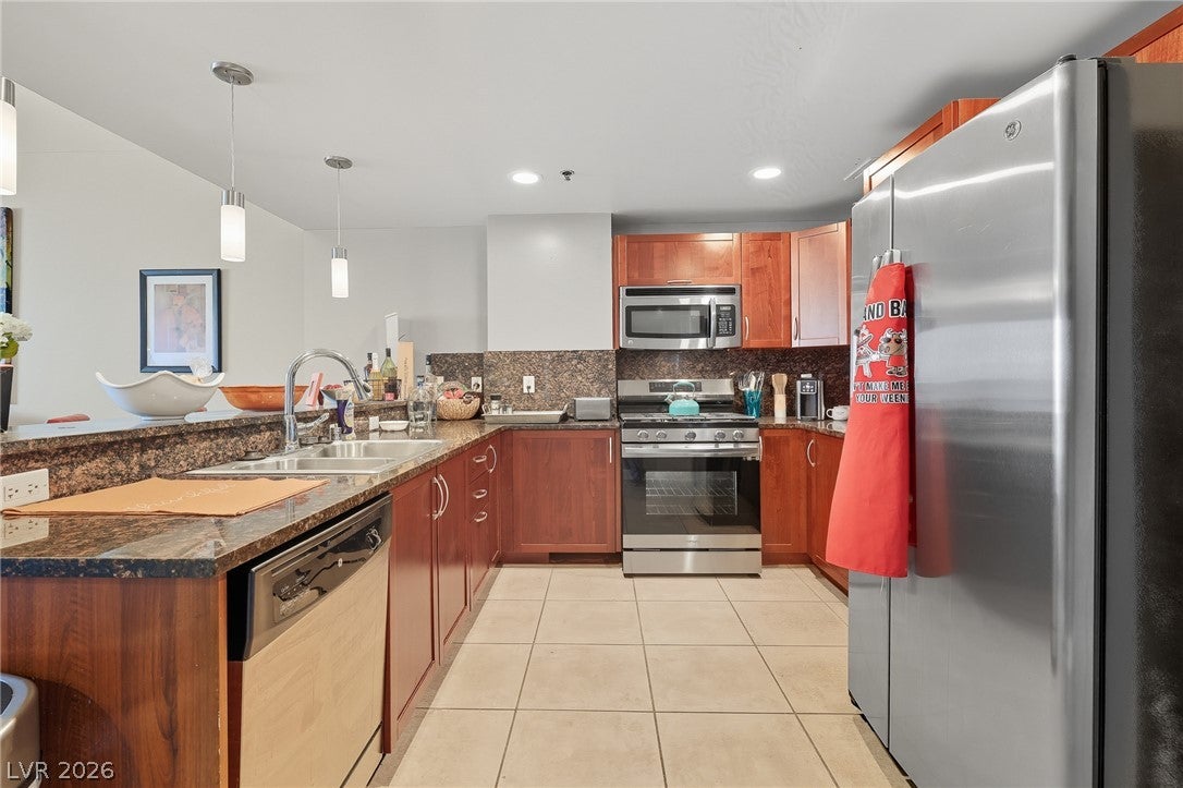 150 LAS VEGAS BLVD N 1114
