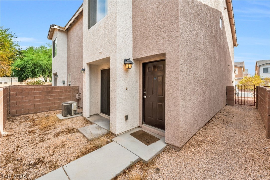 3686 Golden Sunset Court