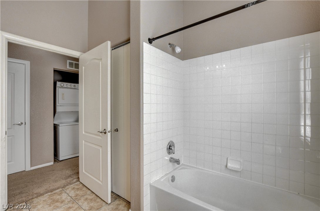 3361 Indian Shadow Street 202