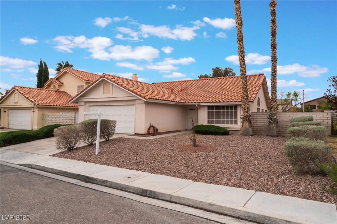 1335 Heather Oaks Way, North Las Vegas, Nevada image 4