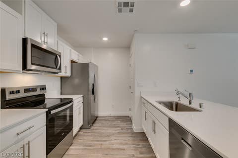 Townhouse For Rent - 9849 Hidden Pass Avenue<br/> Clark County, Las Vegas, NV 89178