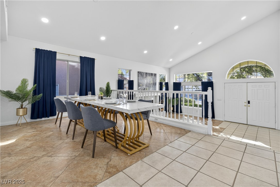 2838 Via Stella Street