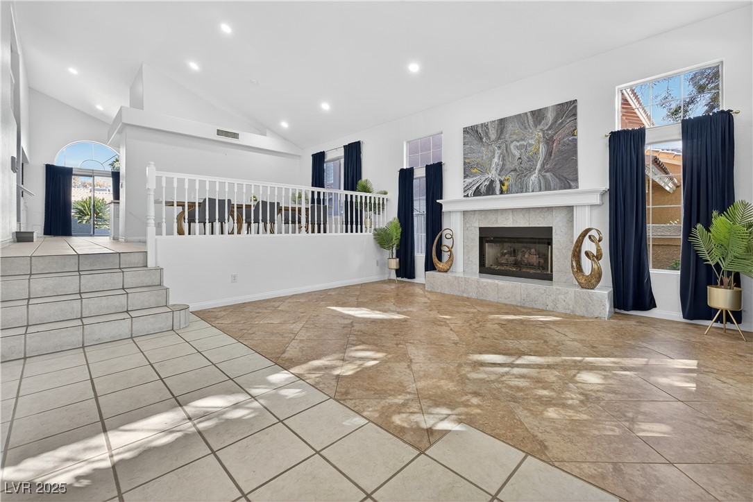 2838 Via Stella Street