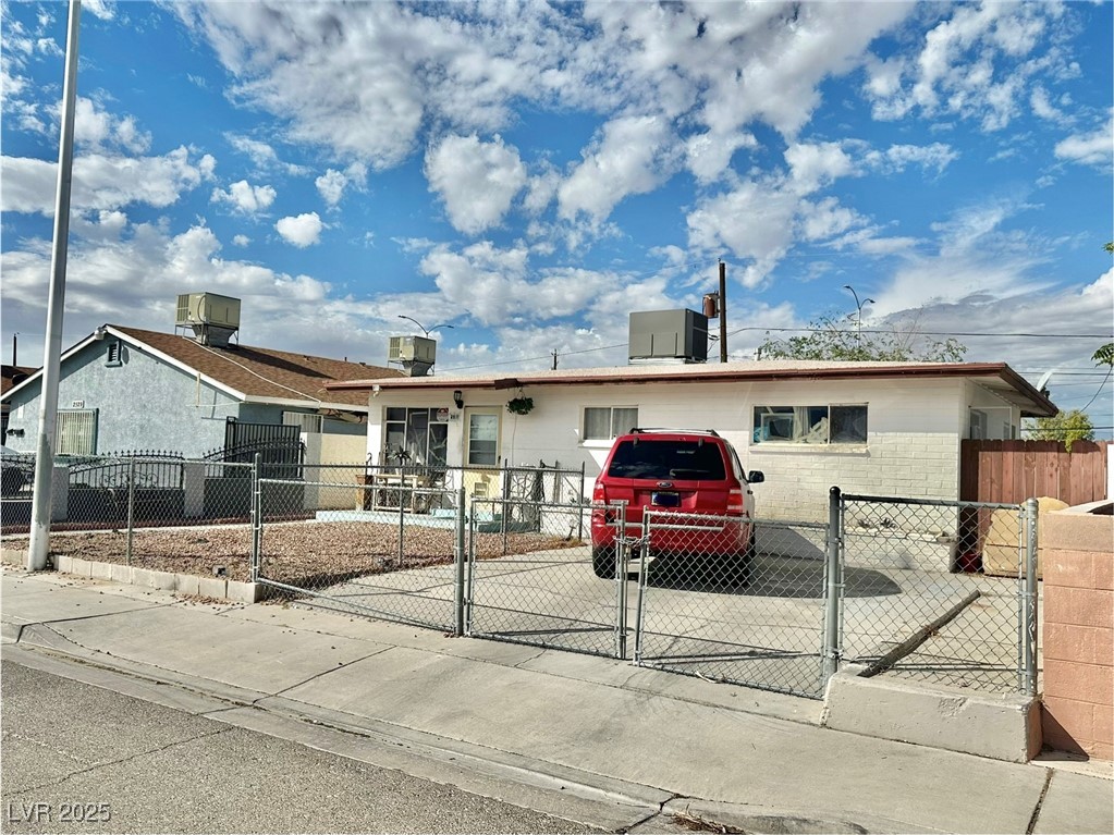2533 Saint George Street