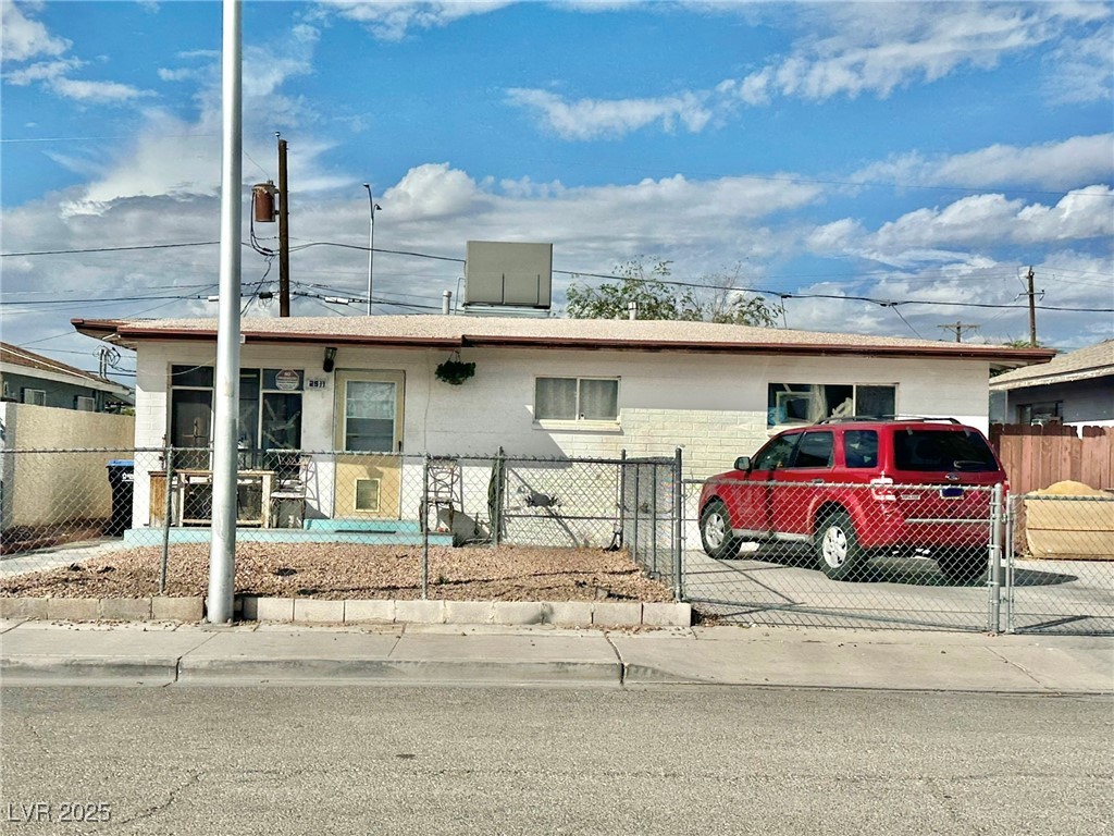 2533 Saint George Street