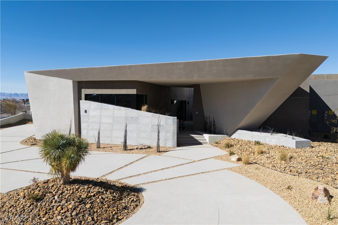8 Chisel Crest Court