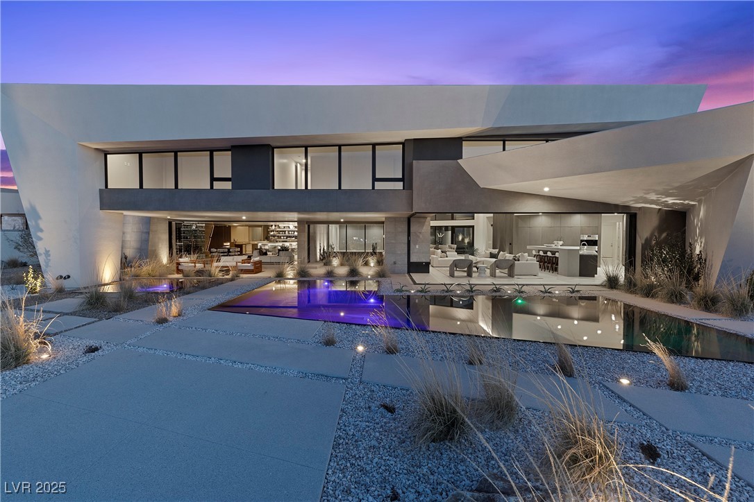 8 Chisel Crest Court