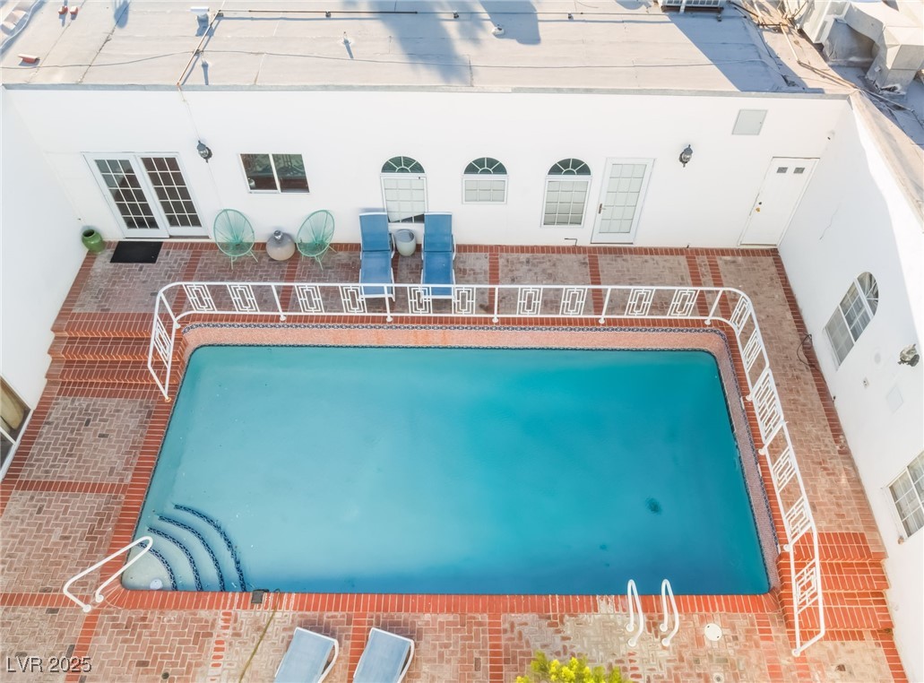 909 Cashman Drive