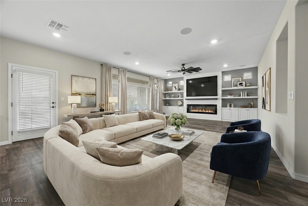 7077 Sunland Hills Avenue