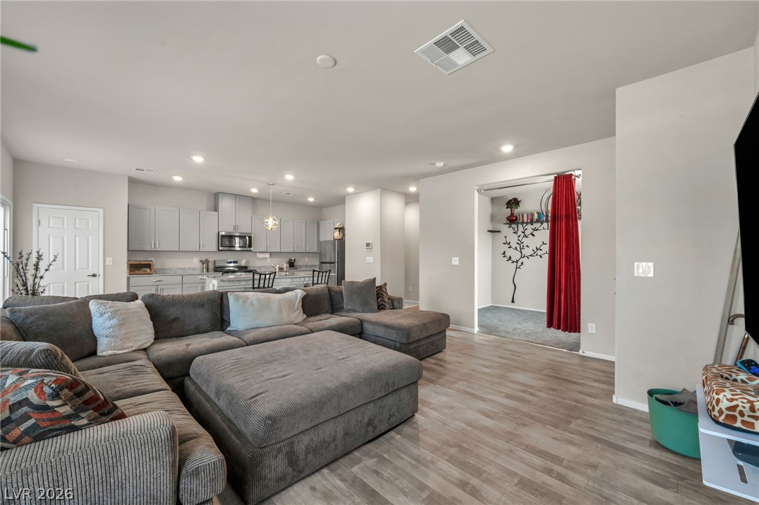 4426 Meadow Glade Avenue