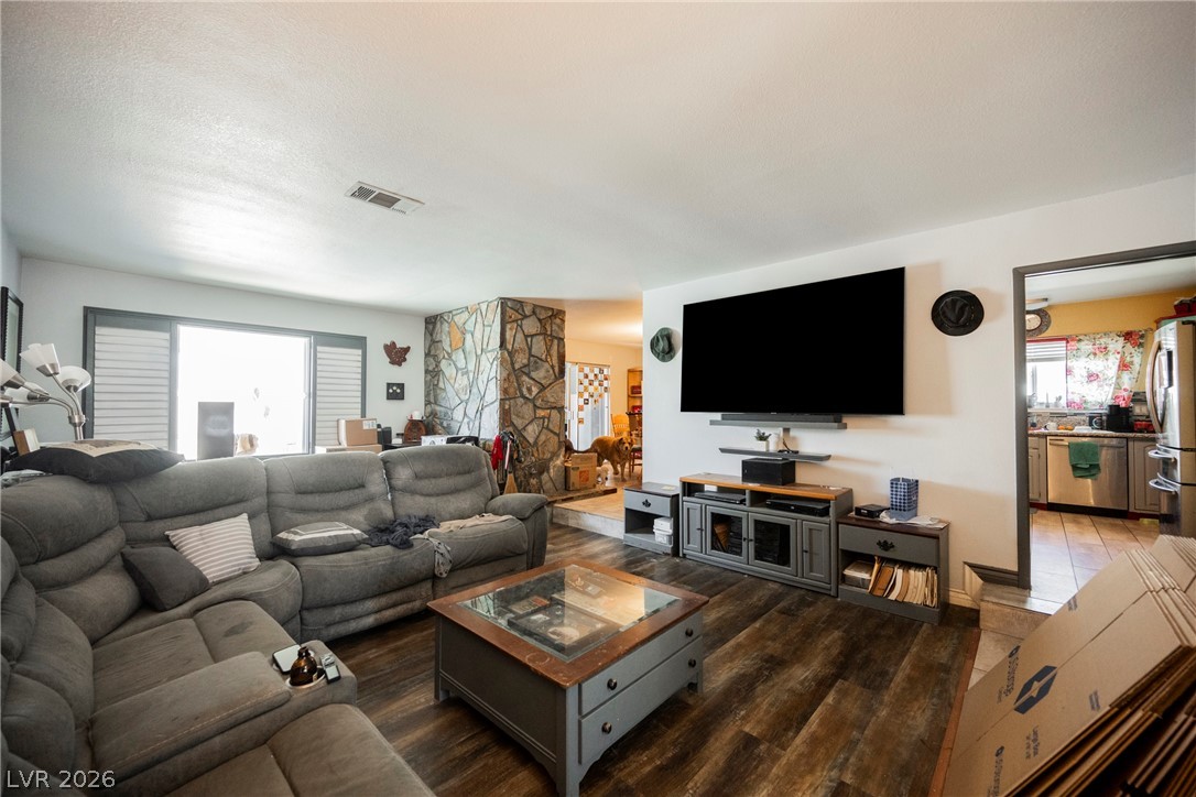 1020 Alan Shepard Street