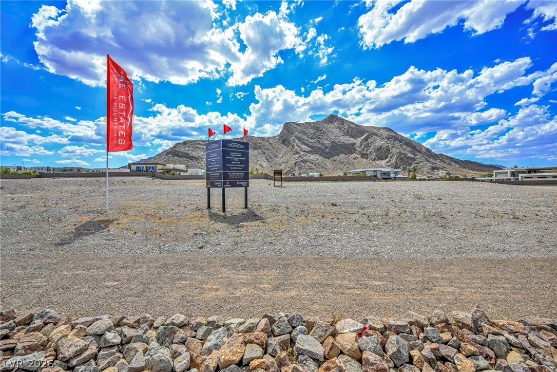 4141 N Grand Canyon Drive
