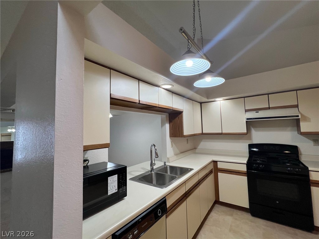 5205 Orchard Hills Avenue