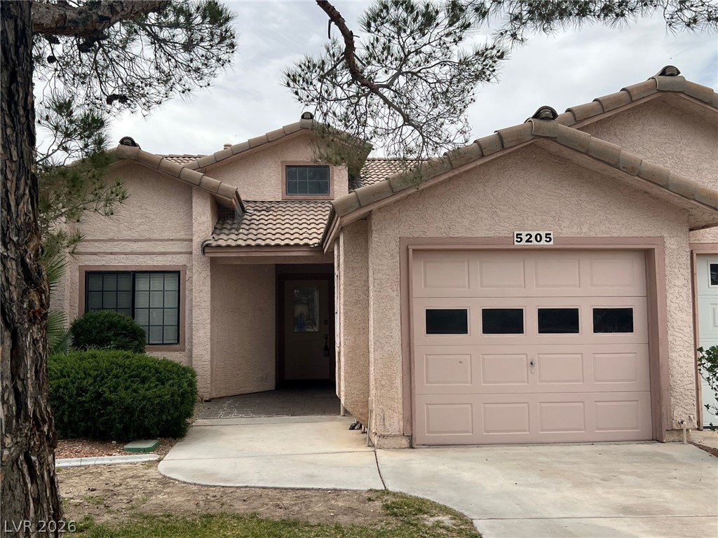 5205 Orchard Hills Avenue