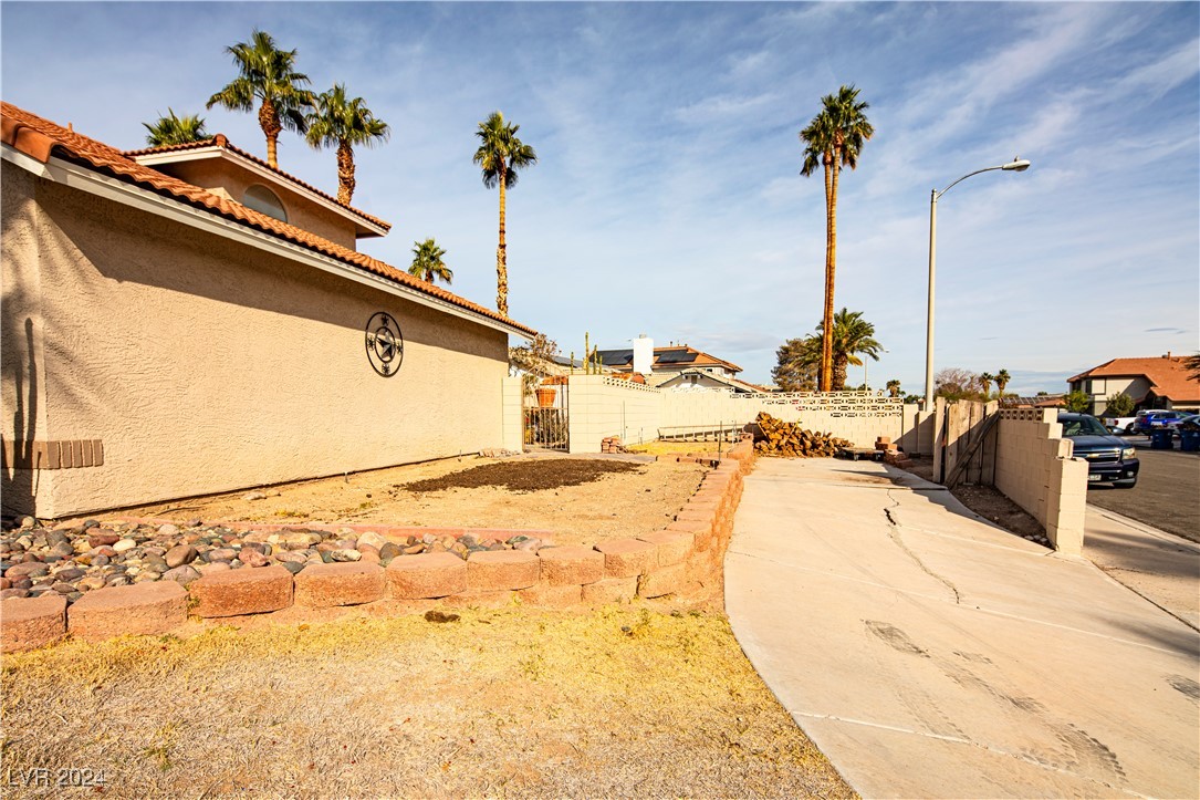 321 Simon Bolivar Drive, Henderson, Nevada image 43