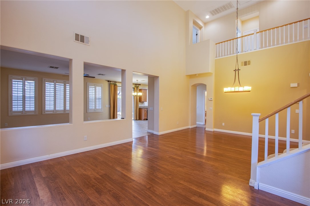 11245 Newbury Hills Avenue