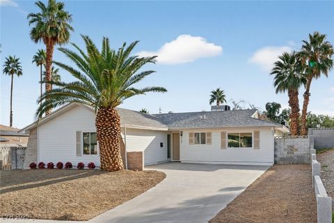 Photo of 4161 Oxnard Circle, Las Vegas, NV 89121 (MLS # 2742920)