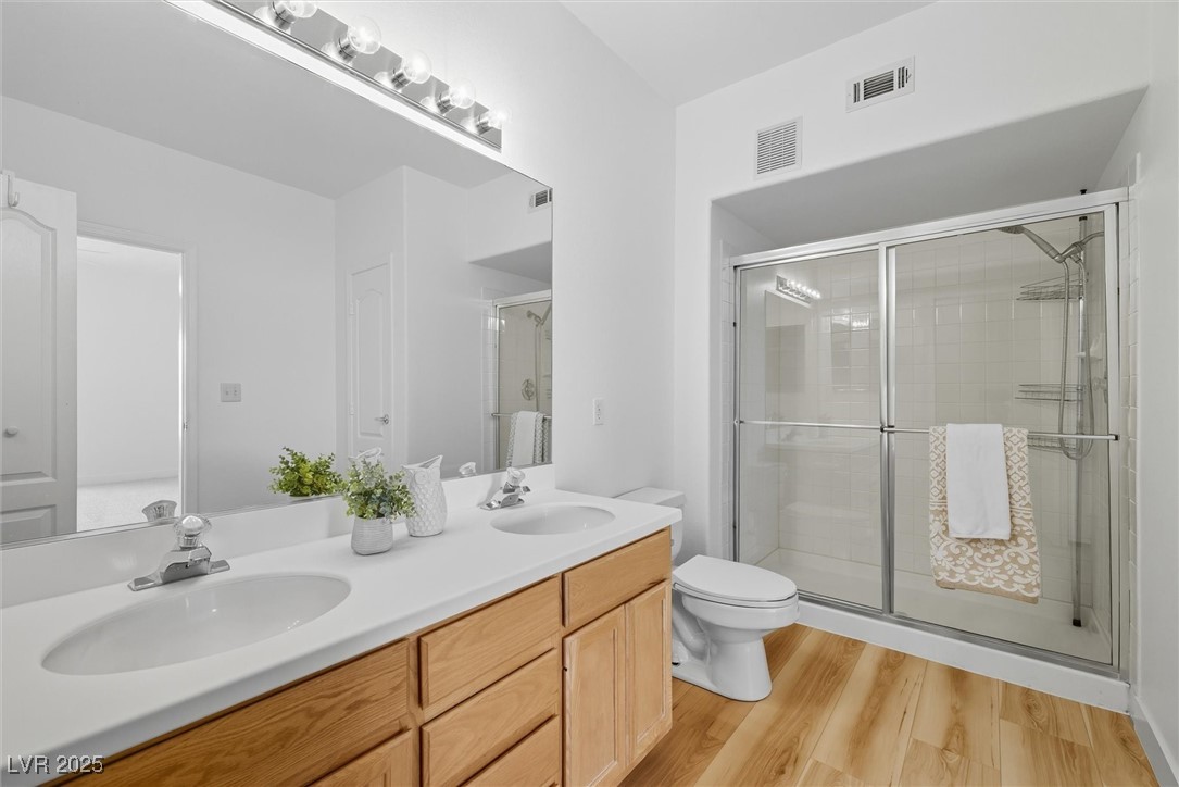 Las Vegas, Nevada 89108, United States, 2 Bedrooms Bedrooms, ,2 BathroomsBathrooms,Residential,Active,220616