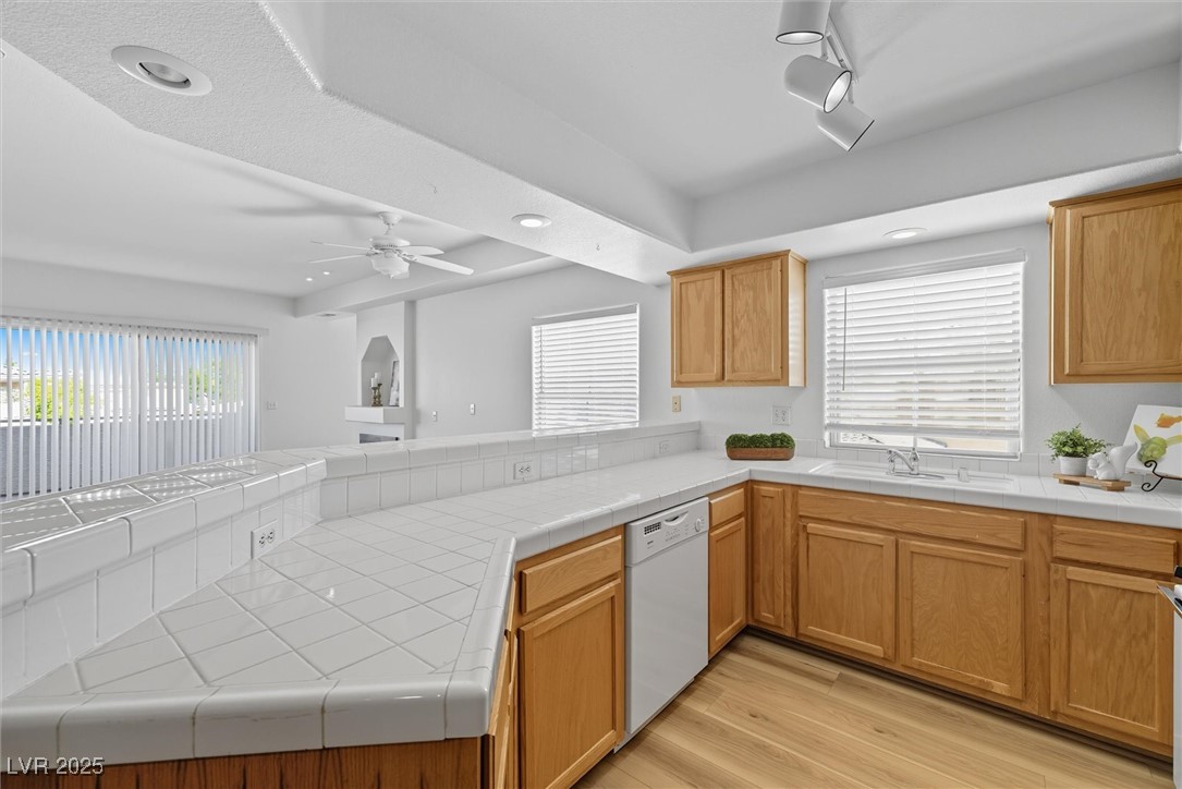 Las Vegas, Nevada 89108, United States, 2 Bedrooms Bedrooms, ,2 BathroomsBathrooms,Residential,Active,220616