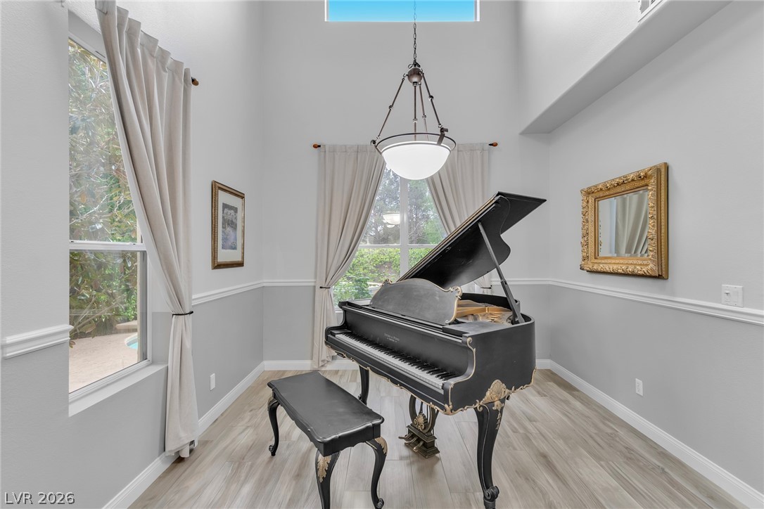 1000 Meadowleah Street