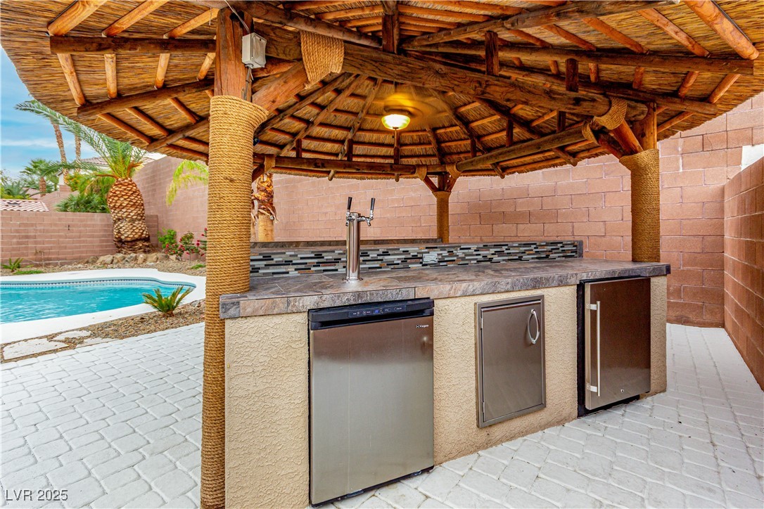 2424 Manchester Bay Avenue