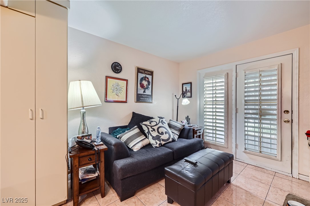 2708 Campo Verde Drive, Las Vegas, Nevada image 6