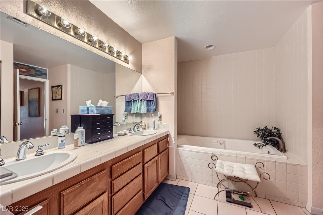 2708 Campo Verde Drive, Las Vegas, Nevada image 8