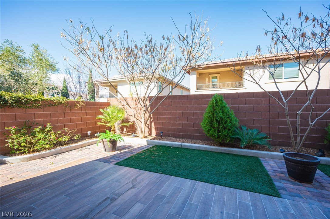 9742 Zircon Cliff Avenue