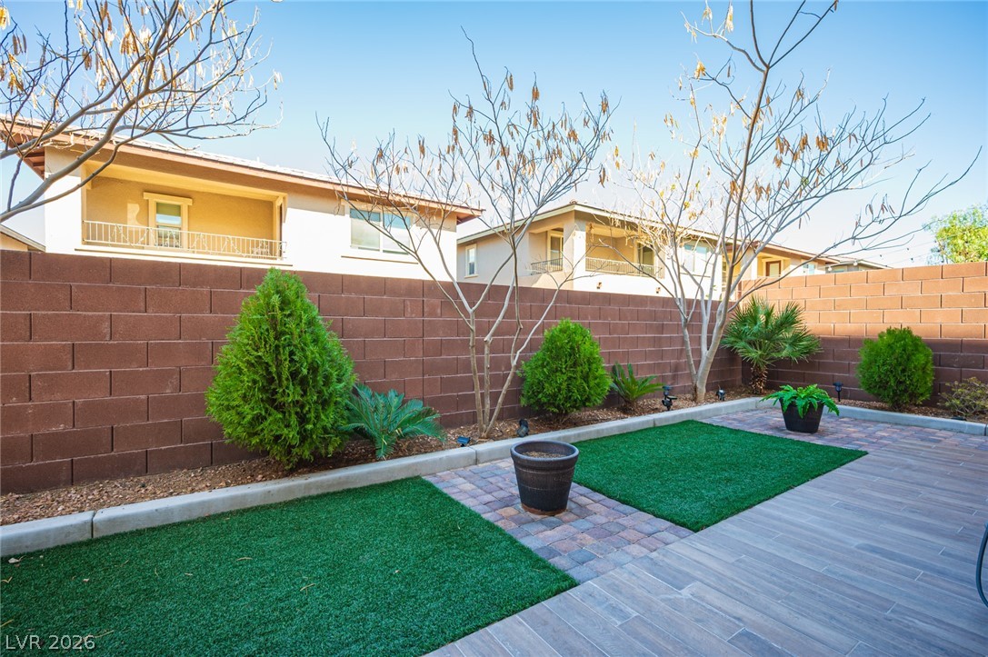 9742 Zircon Cliff Avenue