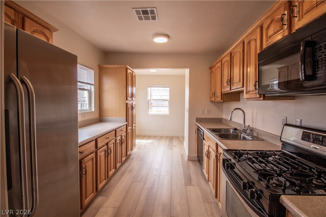 119 W Victory Road
