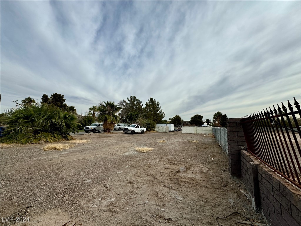6010 Annie Oakley Drive, Las Vegas, Nevada image 15