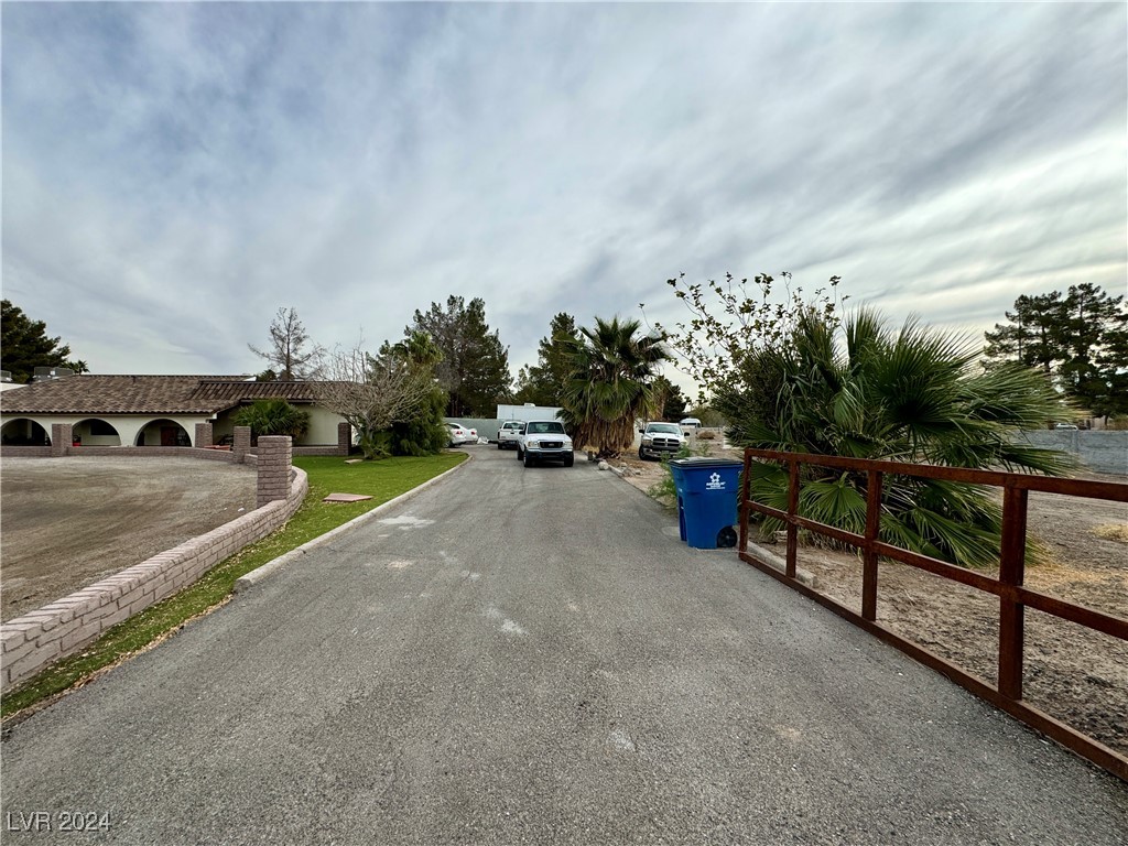 6010 Annie Oakley Drive, Las Vegas, Nevada image 11