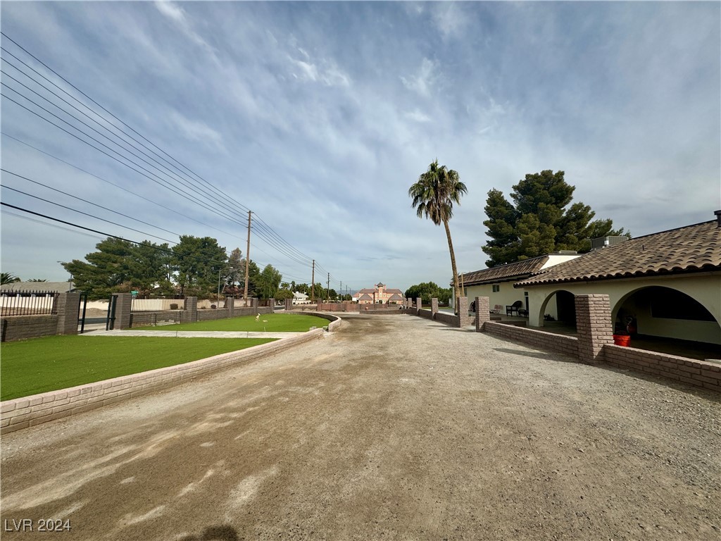 6010 Annie Oakley Drive, Las Vegas, Nevada image 4