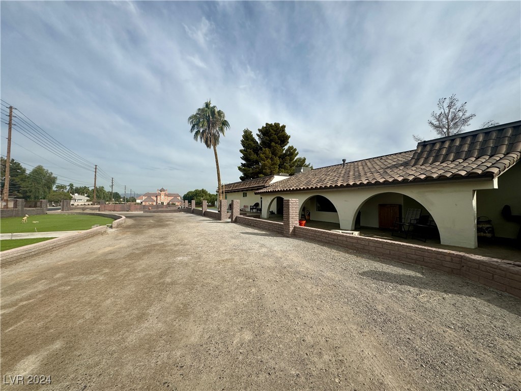 6010 Annie Oakley Drive, Las Vegas, Nevada image 13