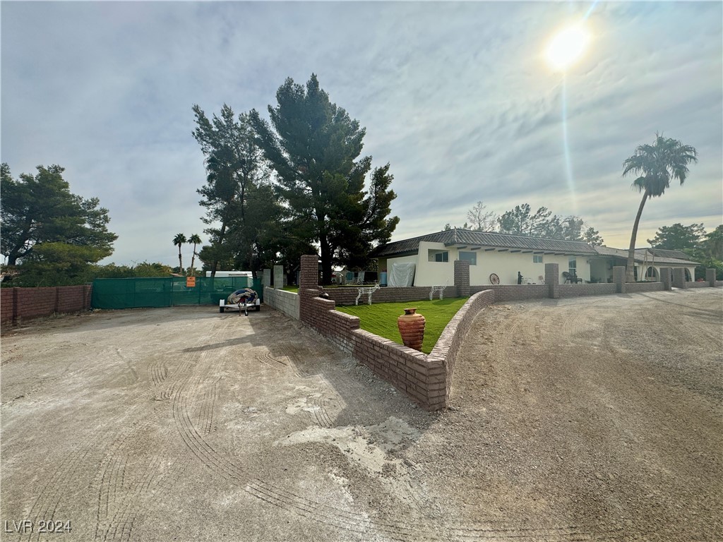 6010 Annie Oakley Drive, Las Vegas, Nevada image 10