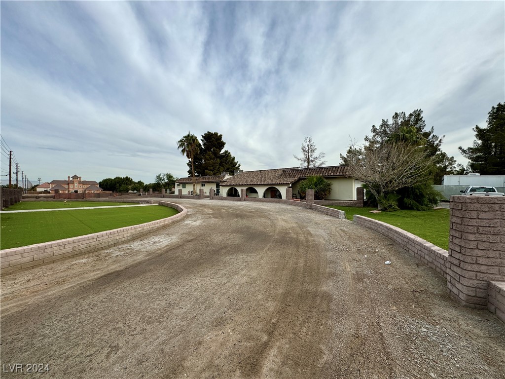 6010 Annie Oakley Drive, Las Vegas, Nevada image 3