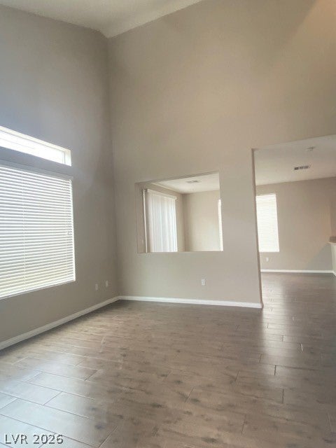 6269 Glimmering Light Avenue