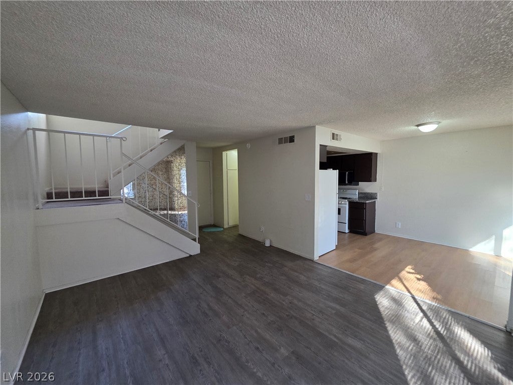 4363 Spencer Street 8