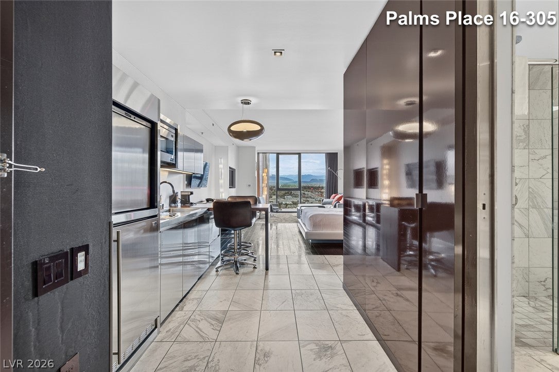 4381 W Flamingo Road 1605