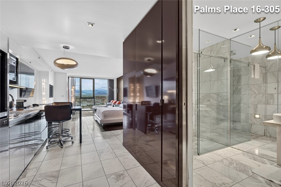 4381 W Flamingo Road 1605